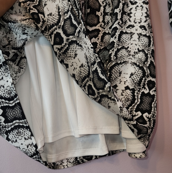 EXPRESS Women’s Snakeskin Print Balloon Sleeve Mini Dress, size M - Picture 7 of 15